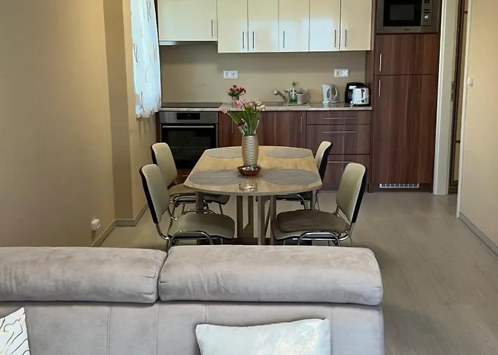 아파트 Luxury Lakeview In 시오포크